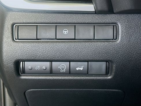 Used 2023 Nissan Rogue SL w/ SL Premium Package image 17