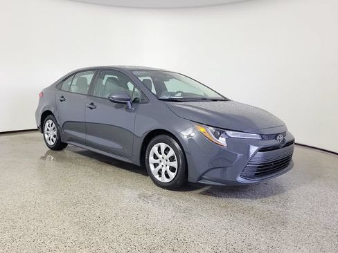Used 2025 Toyota Corolla LE w/ Convenience Package FWD image 4