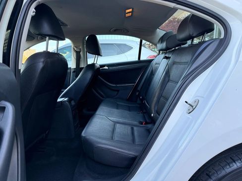Used 2011 Volkswagen Jetta SE image 25