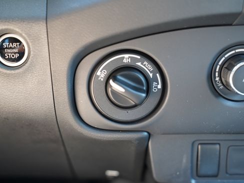 Used 2024 Nissan Frontier SV w/ Technology Package AWD/4WD image 30