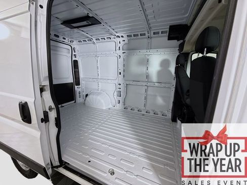 Used 2025 RAM ProMaster 2500 w/ Convenience Group image 23
