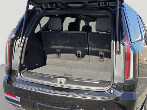 New 2026 Cadillac Escalade Luxury image 17