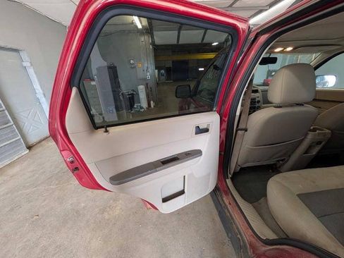 Used 2008 Ford Escape XLT FWD image 39
