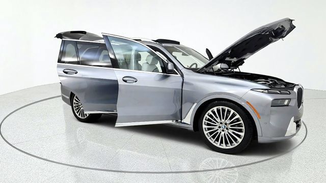 Used 2024 BMW X7 xDrive40i w/ Premium Package AWD/4WD image 11