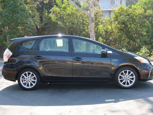 Used 2012 Toyota Prius V Two image 6