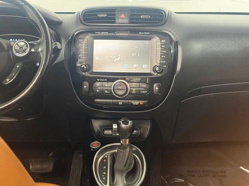 Used 2016 Kia Soul ! w/ Premium Package FWD image 14