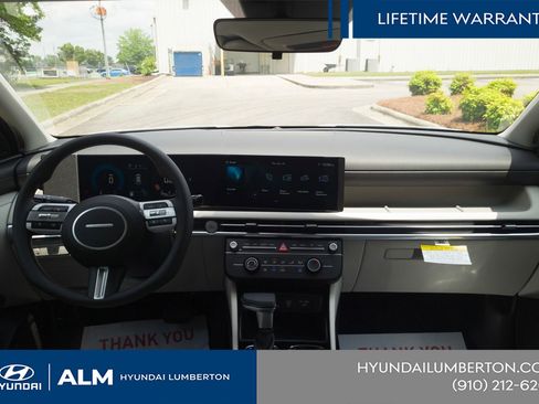 New 2025 Hyundai Tucson SE image 18