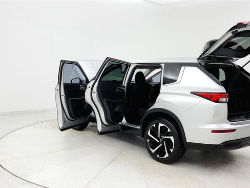 Used 2022 Mitsubishi Outlander ES FWD image 10