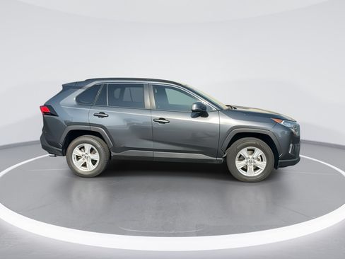 Used 2020 Toyota RAV4 XLE FWD image 10
