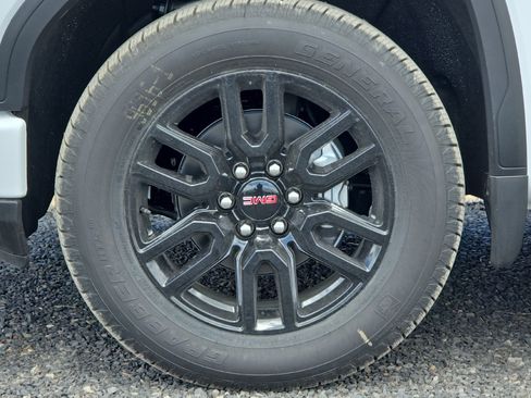 Used 2025 GMC Sierra 1500 Elevation w/ Elevation Premium Package image 31