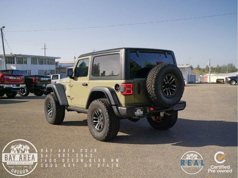 Used 2025 Jeep Wrangler Sport image 3