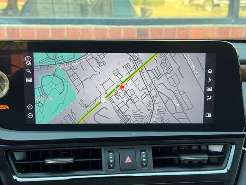 Used 2022 Lexus ES 350 Ultra Luxury w/ Accessory Package 2 image 29