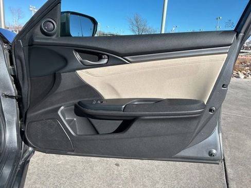 Used 2020 Honda Civic EX image 29