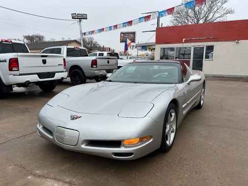 Used 2004 Chevrolet Corvette Coupe w/ Roof Package image 3