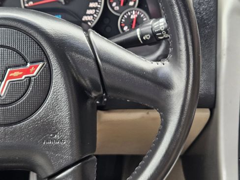 Used 2005 Chevrolet Corvette Convertible w/ Preferred Equipment Group RWD image 27