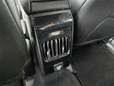 Used 2025 Jeep Compass Latitude image 28