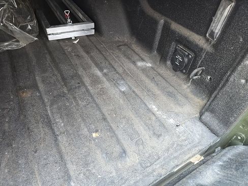 Used 2024 Jeep Gladiator Sport AWD/4WD image 6