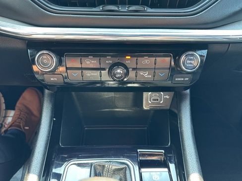 Certified 2022 Jeep Compass Limited image 19