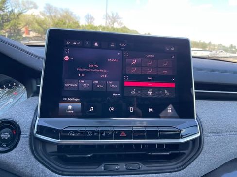 Used 2023 Jeep Compass Latitude w/ Convenience Group image 22