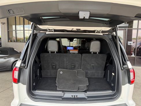 Used 2018 Lincoln Navigator Reserve w/ Technology Package AWD/4WD image 38