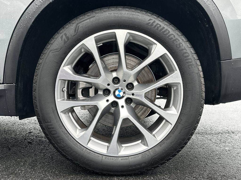 Used 2025 BMW X5 xDrive40i AWD/4WD image 16