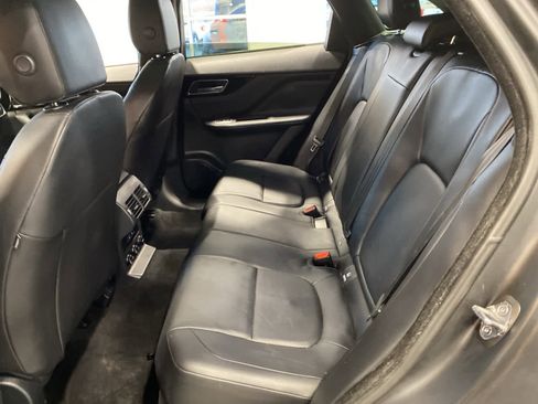 Used 2017 Jaguar F-PACE Premium image 24