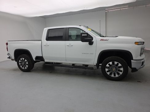 Used 2024 Chevrolet Silverado 2500 LT w/ All Star Edition AWD/4WD image 11