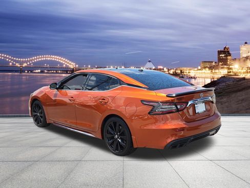 Used 2020 Nissan Maxima SR w/ Sport Mat Group FWD image 3