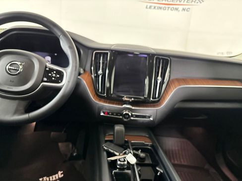 Used 2023 Volvo XC60 B5 Plus w/ Climate Package AWD/4WD image 23