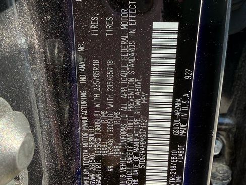 Used 2021 Toyota Highlander XLE FWD image 18