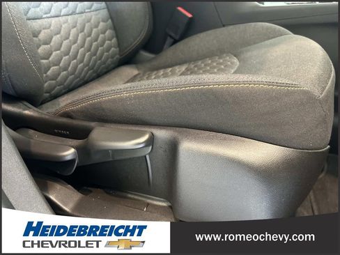 Used 2019 Chevrolet Equinox LT FWD image 34