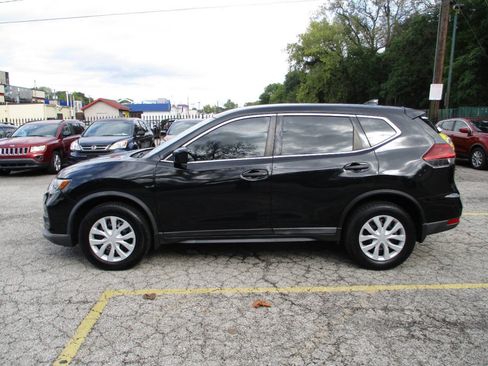 Used 2018 Nissan Rogue S AWD/4WD image 9