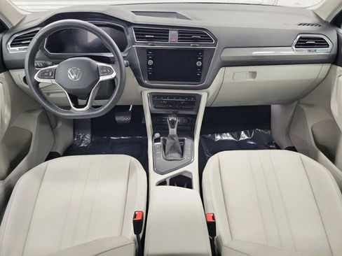 Used 2023 Volkswagen Tiguan SE FWD image 14