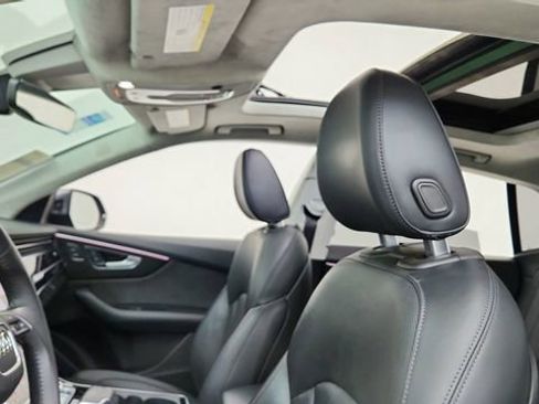 Used 2020 Audi Q8 Prestige w/ Prestige Package image 33