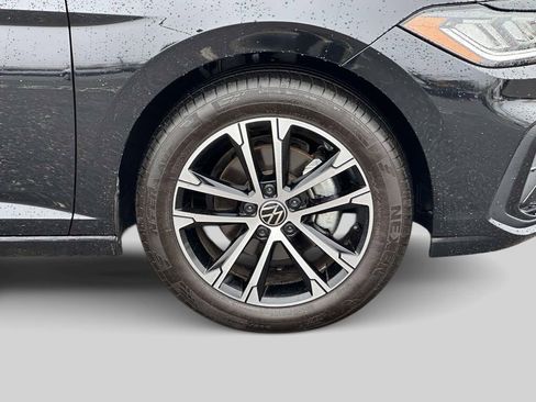Used 2025 Volkswagen Jetta Sport image 11