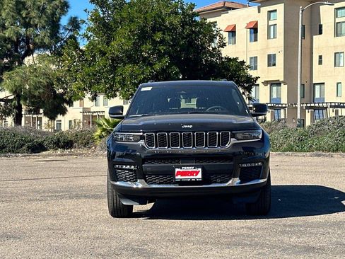 New 2025 Jeep Grand Cherokee L Limited w/ Luxury Tech Group II image 2