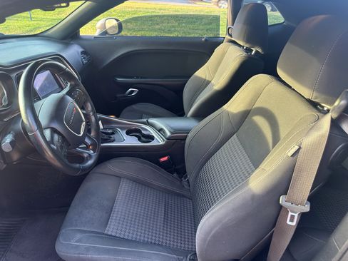 Used 2018 Dodge Challenger R/T image 15