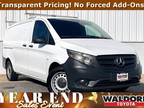Used 2022 Mercedes-Benz Metris image 1
