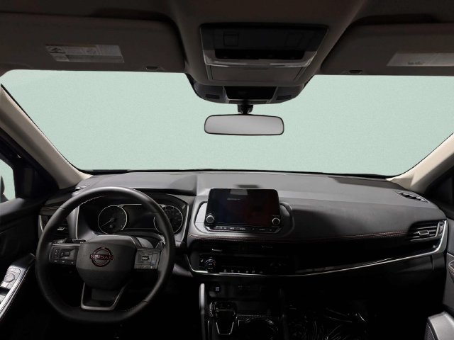Used 2025 Nissan Rogue SV AWD/4WD image 10
