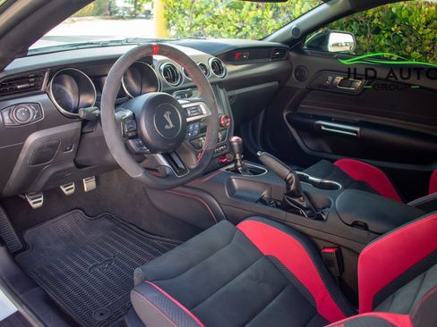Used 2019 Ford Mustang Shelby GT350R w/ GT350R Equipment Group 920A RWD image 7