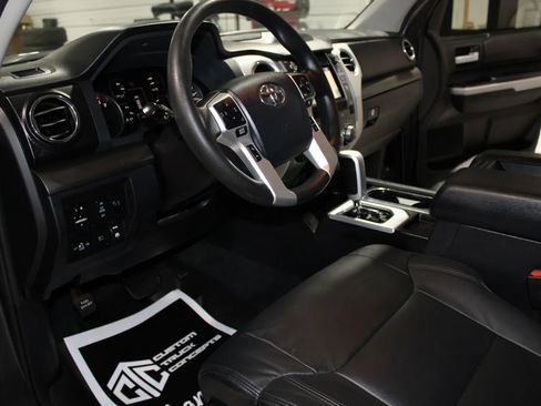 Used 2018 Toyota Tundra SR5 w/ SR5 Upgrade Package AWD/4WD image 20