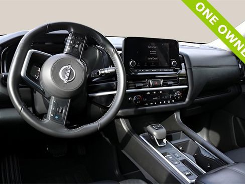 Used 2025 Nissan Pathfinder SV image 14