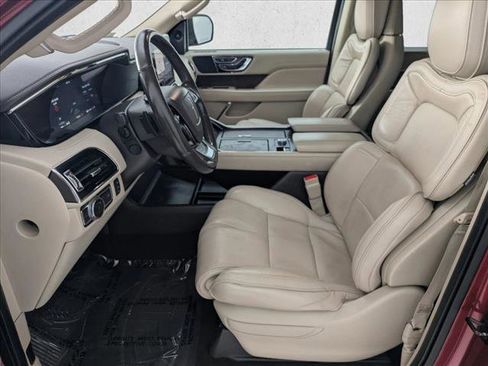 Used 2018 Lincoln Navigator Reserve w/ Technology Package AWD/4WD image 16