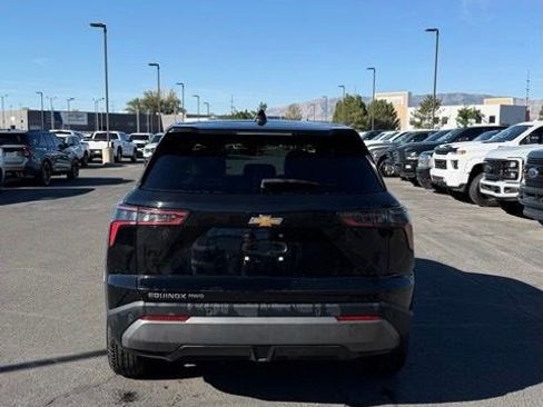 Used 2026 Chevrolet Equinox LT w/ Convenience Package II AWD/4WD image 3