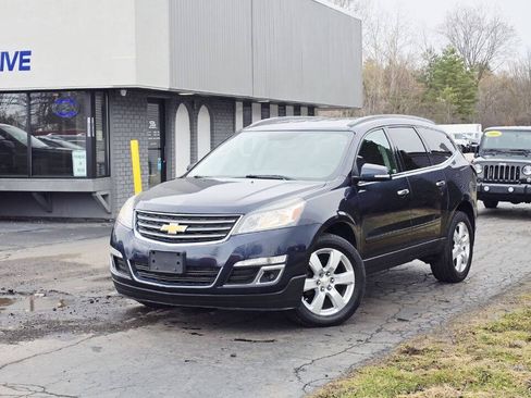 Used 2017 Chevrolet Traverse LT w/ True North Edition FWD image 2