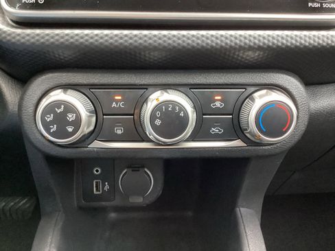 Used 2021 Nissan Kicks S image 20