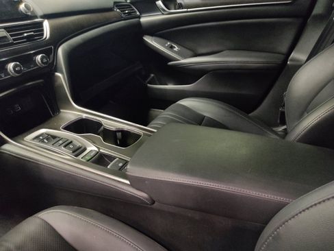 Used 2021 Honda Accord Touring image 26