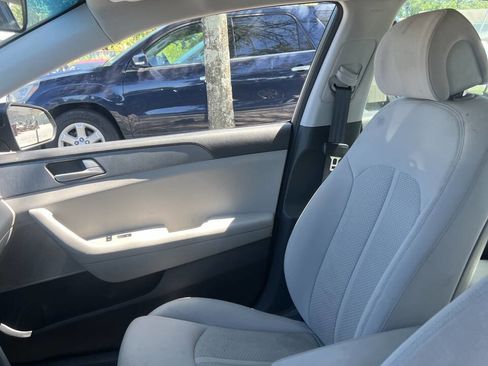 Used 2015 Hyundai Sonata SE image 7