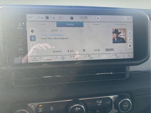 Used 2024 Jeep Wrangler Sahara image 30