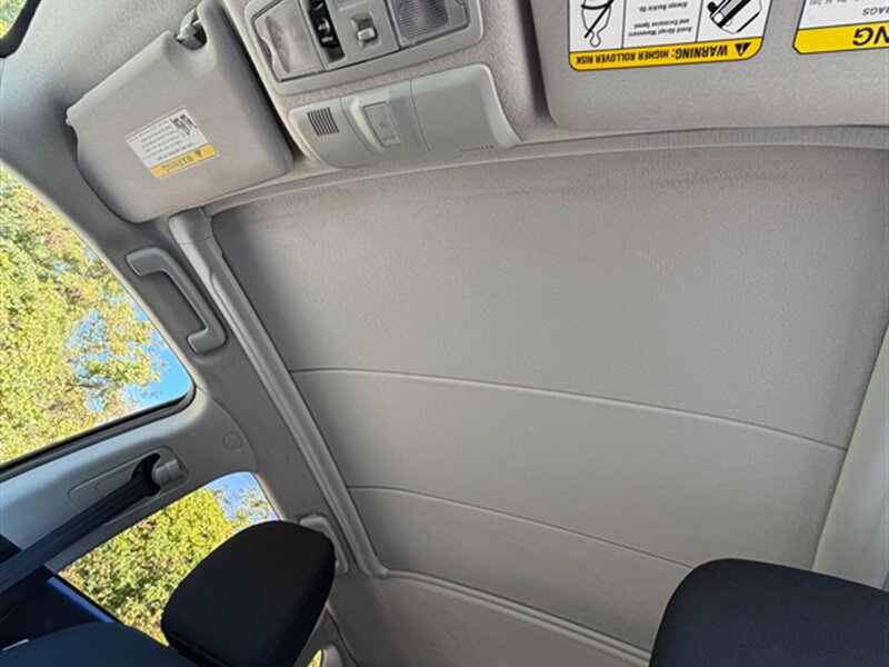 Used 2012 Mitsubishi Outlander Sport SE FWD image 16